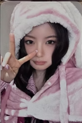 KiiiKiii The 2nd EP Delulu Pack Hellolive Video Call Event Photocard