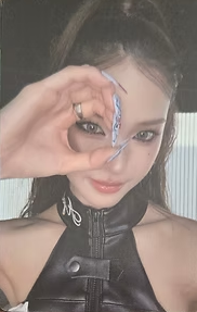 IZNA 2nd mini album NOT JUST PRETTY Applemusic POB Photocard