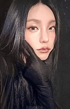 YEJI (ITZY) Air Applemusic POB Photocard