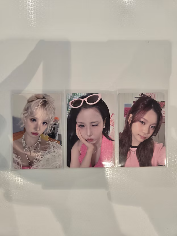 VIVIZ 2026 Season's Greetings POB Photocard
