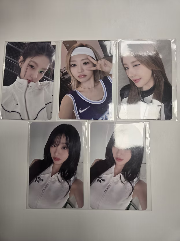 KISS OF LIFE 2026 Season's Greetings POB Photocard